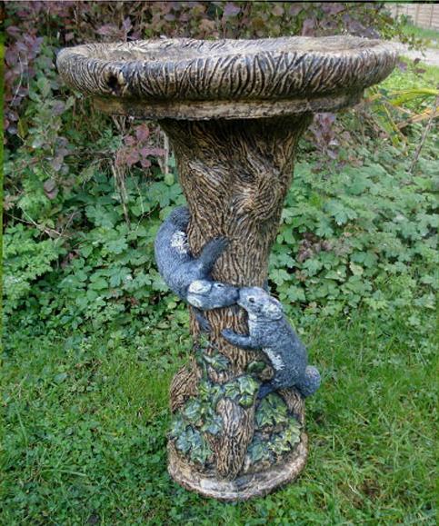 Kissing Squirrels Birdbath GF4001