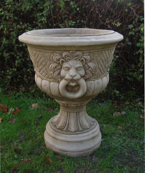 Lion Vase ADW3007